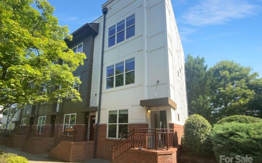 Condo for Sale in Charlotte, NC 28204 – 3 Bedrooms, 2 Baths – $400000