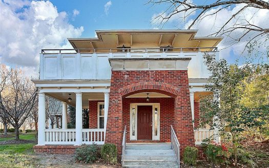 Condo for Sale in Charlotte, NC 28202 – 3 Bedrooms, 3 Baths – $430000
