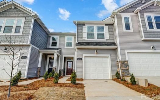 Townhouse for Sale in Charlotte, NC 28269 – 3 Bedrooms, 3 Baths – $359990