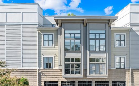 Condo for Sale in Charlotte, NC 28202 – 1 Bedroom, 1 Bath – $275000
