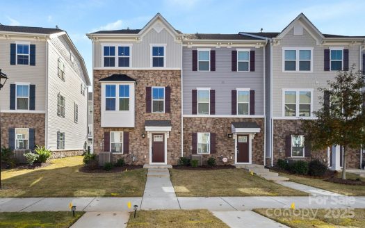 Townhouse for Sale in Charlotte, NC 28262 – 3 Bedrooms, 4 Baths – $359900