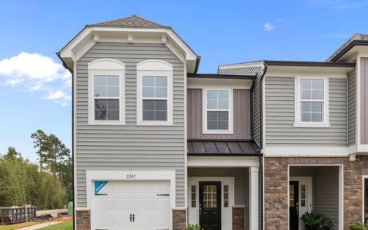 Townhouse for Sale in Charlotte, NC 28269 – 3 Bedrooms, 3 Baths – $349900