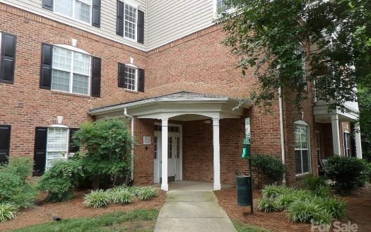 Condo for Sale in Charlotte, NC 28209 – 3 Bedrooms, 2 Baths – $365000