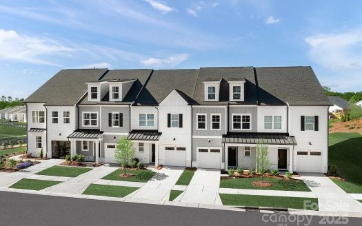 Townhouse for Sale in Charlotte, NC 28269 – 4 Bedrooms, 4 Baths – $449000