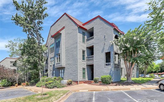 Condo for Sale in Charlotte, NC 28262 – 2 Bedrooms, 2 Baths – $242500