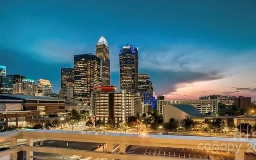 Condo for Sale in Charlotte, NC 28202 – 1 Bedroom, 1 Bath – $299800