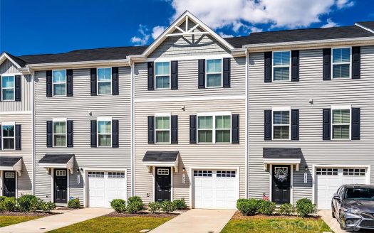 Townhouse for Sale in Charlotte, NC 28269 – 3 Bedrooms, 3 Baths – $275000
