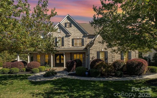 Single Family Home for Sale in Charlotte, NC 28278 – 5 Bedrooms, 4 Baths – $754900