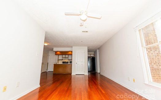 Condo for Sale in Charlotte, NC 28215 – 2 Bedrooms, 2 Baths – $127900