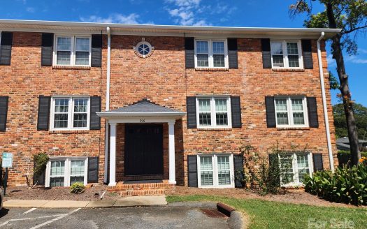 Condo for Sale in Charlotte, NC 28211 – 1 Bedroom, 1 Bath – $165000