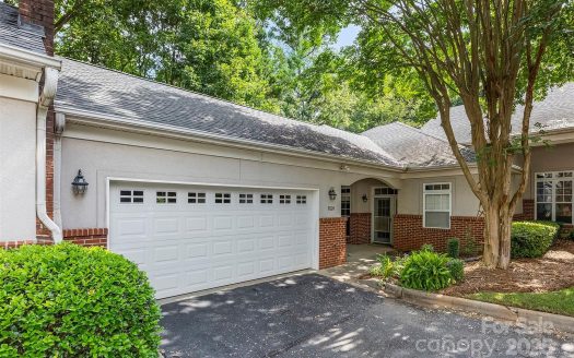 Condo for Sale in Charlotte, NC 28269 – 3 Bedrooms, 2 Baths – $295000